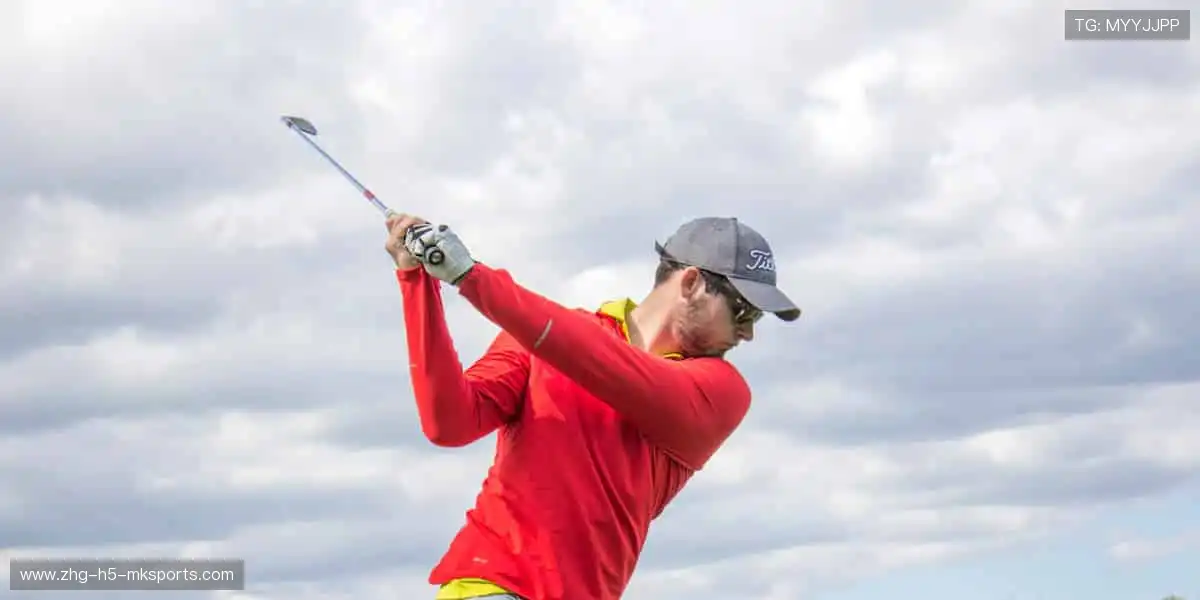 「万人呐喊，千场对决 —— 顶级赛事尽在指尖掌控！⚽立即购票，抢占黄金席位！」