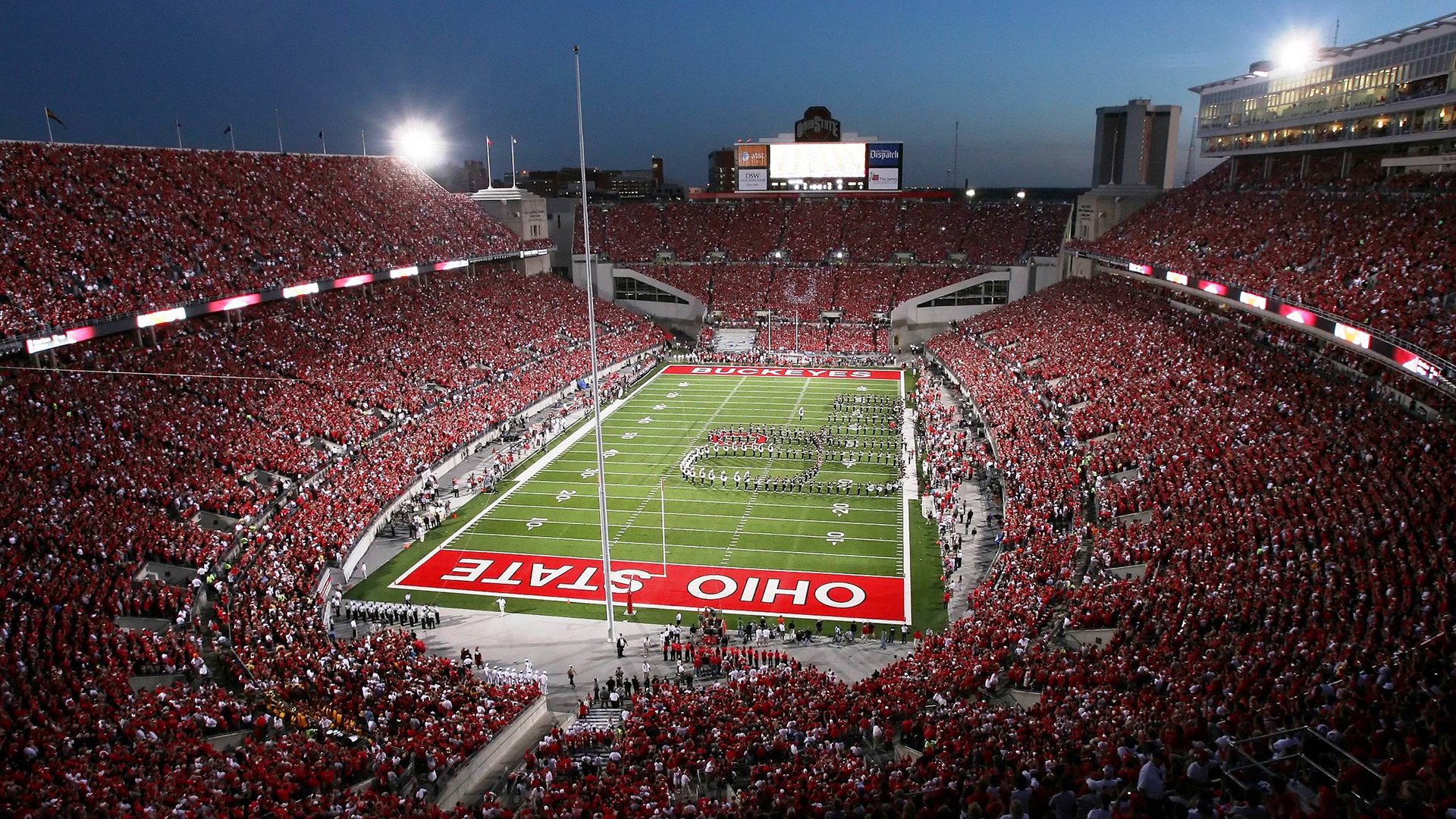 “东部新区徒步定向越野:赛道复杂,挑战多样”